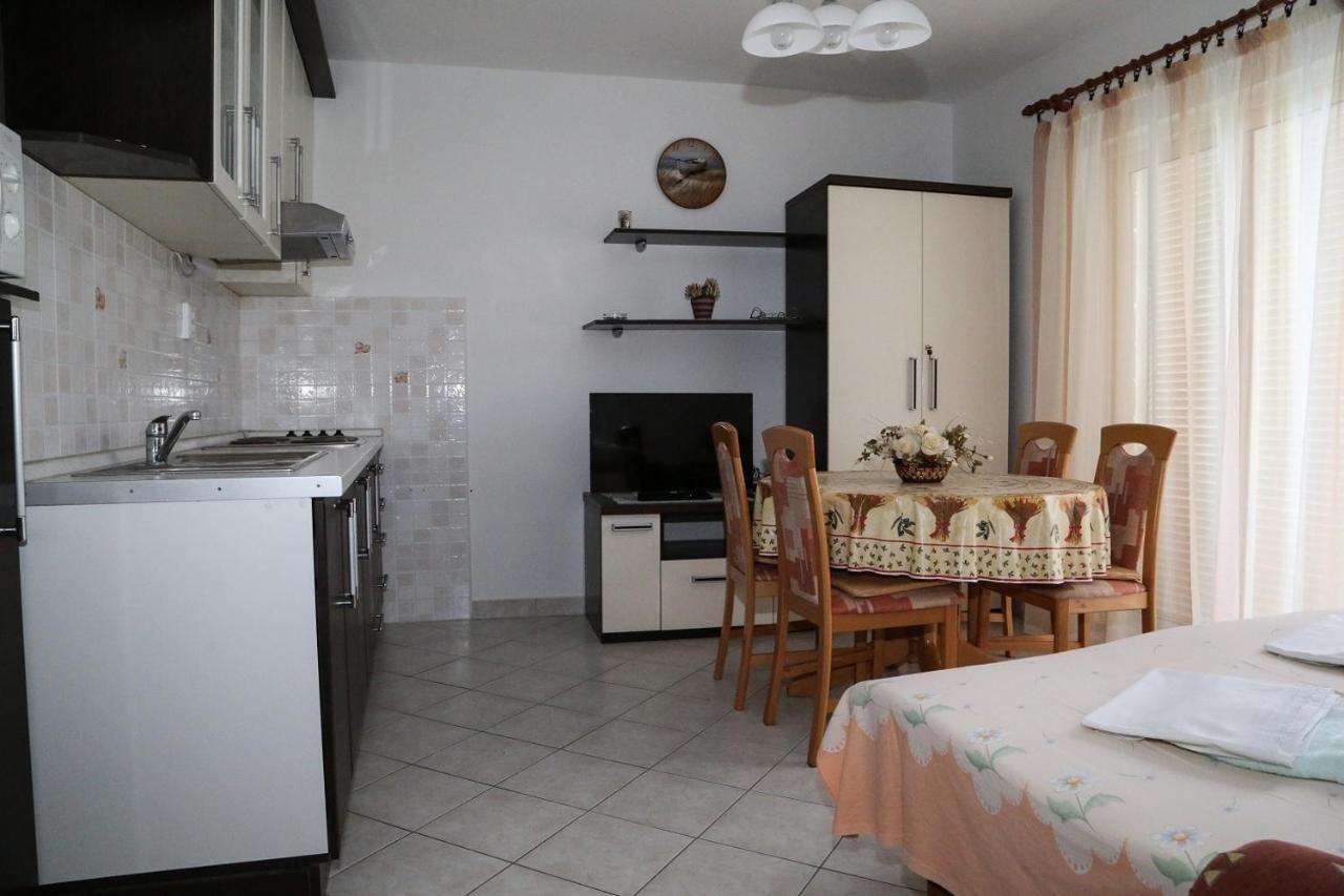 Apartments By The Sea Milna, Hvar - 12244 エクステリア 写真